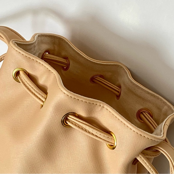 Hello Kitty bucket bag - Picture 11 of 14